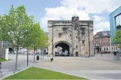  ??  ?? ‘IT WAS BUILT TO IMPRESS VISITORS’: From left, a modern view of the Magazine; graffiti left by the Catholic Edmund Smith, imprisoned in The Magazine in 1564, and the top floor of the building