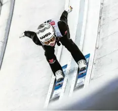  ?? Foto: Ralf Lienert ?? Juliane Seyfarth war beim Weltcup in Oberstdorf beide Male beste deutsche Springerin. Für einen Podestplat­z reichte es aber nicht.