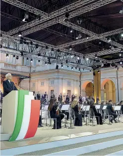  ??  ?? Il presidente Sergio Mattarella in occasione del «Concerto per Dante» diretto dal maestro Riccardo Muti