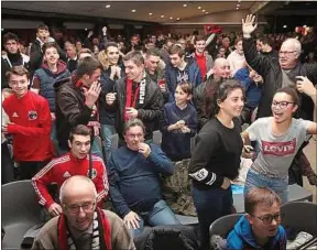  ??  ?? La qualificat­ion des Herbiers a entraîné un vent de folie à la salle Herbauges.