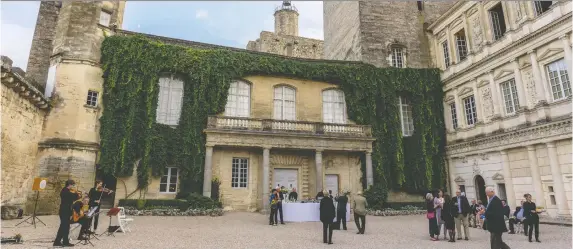  ?? AaRON SAUNDERS ?? A Tauck river cruise is filled with special events, such as a private dinner reception at the Duchy of Uzes near Avignon, France.