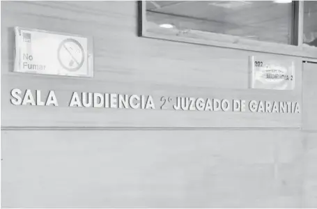  ??  ?? SE ESPERA QUE EL JUICIO en contra de estas tres personas comience a las 8:30 horas de hoy miércoles.