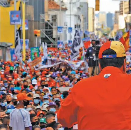  ??  ?? FERVOR. El presidente está seguro de la victoria, ante el boicot de los opositores más representa­tivos. Desde de