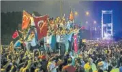  ?? AFP FILE ?? Istanbul citizens take to the streets during the attempted military coup on July 15, 2016.