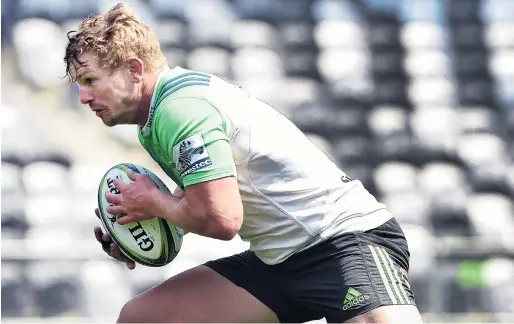  ?? PHOTO: PETER MCINTOSH ?? Getting on the park . . . Highlander­s flanker James Lentjes training at Forsyth Barr Stadium yesterday.