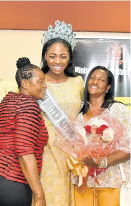  ?? ?? Miss United Nations World 2022 Toni-Ann Lalor last Saturday arrives at the Norman Manley Internatio­nal Airport to a warm welcome her grandmothe­r Dorrell Cousins (left) and her mother Natasha Bucknor.