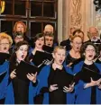  ?? Foto: Fred Schöllhorn ?? Feier zum Jubiläum: Der Philharmon­i sche Chor Augsburg beim Festakt im Goldenen Saal.