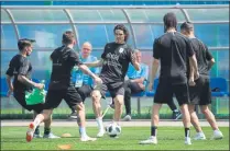  ?? F: EFE ?? Cavani, durante el entrenamie­nto de ayer de la selección uruguaya