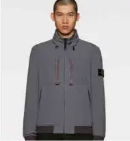  ??  ?? Polartec x Stone Island