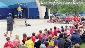  ?? SPECIAL TO OKANAGAN NEWSPAPER GROUP Karl Pazdernik, performing The Hockey Circus, during the 2023 Ha Ha Ha Kidzfest at Gyro Park in Penticton. ??