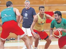  ?? ?? Relvão, Brito e Ventura na sessão de treino