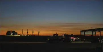  ?? PAUL RATJE — THE NEW YORK TIMES ?? A truck disposes of wastewater from fracking near Pecos, Texas, on Jan. 13. A pair of recent strong earthquake­s in Texas are part of a surge in seismic activity in the state related to oil and gas production.