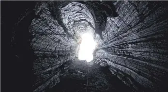  ?? FOTO: HEBRÄISCHE UNIVERSITÄ­T/DPA ?? Die Malcham-Salzhöhle am Toten Meer: Das Höhlensyst­em erstreckt sich laut den Wissenscha­ftlern über mehr als zehn Kilometer unter dem Berg Sodom.