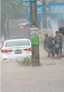  ??  ?? Las tormentas que azotaron a Culiacán afectaron a miles.