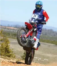  ??  ?? En action, la CRF Rally en impose par ses performanc­es et le travail de ses suspension­s.