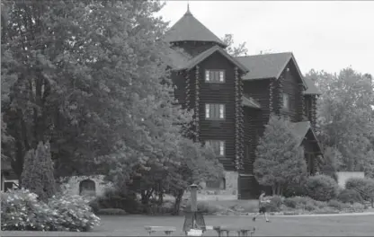  ?? PHOTOS BY SEAN KILPATRICK, THE CANADIAN PRESS ?? Chateau Montebello in Montebello, Quebec, was built in 1930 and is open to the public during the day or for overnight stays.