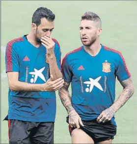  ?? FOTO: EFE ?? Sergio Busquets segundo capitán de la selección, junto a Sergio Ramos ayer