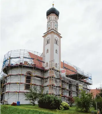  ?? Fotos: Anja Fischer ?? So sieht die Laurentius­kirche derzeit von außen aus.