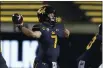  ?? JEFF CHIU — THE ASSOCIATED PRESS ?? California quarterbac­k Chase Garbers throws a pass against Oregon during the second half Saturday in Berkeley.