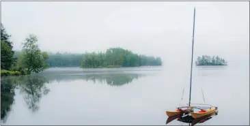  ?? MOUNT WASHINGTON VALLEY CHAMBER OF COMMERCE & VISITOR’S BUREAU ?? Canadians can enjoy settings like this in Silver Lake, N.H., along with special deals during the Victoria Day weekend.