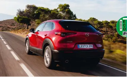  ??  ?? El Mazda CX-30 tiene disponible el revolucion­ario nuevo motor de Mazda: Skyactiv-X, con una eficiencia y unos consumos sin igual. Un gasolina acompañado de la tecnología Mazda M Hybrid, y con etiqueta ECO.