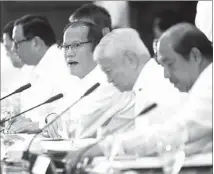  ?? WILLY PEREZ ?? President Aquino presides over the Cabinet meeting in Malacañang yesterday. Also in photo are (from left) Agrarian Reform Secretary Virgilio delos Reyes, Cabinet Secretary Jose Rene Almendras, Foreign Affairs Secretary Albert del Rosario and Budget Secretary Florencio Abad.