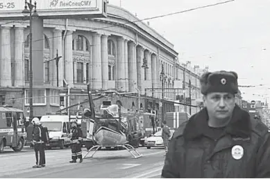  ??  ?? In een flat in Sint-Petersburg is gisteren een explosief afgegaan.( Foto: hamodia.com)