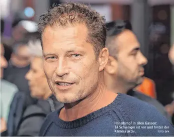  ??  ?? Hansdampf in allen Gassen:
Til Schweiger ist vor und hinter der Kamera aktiv.