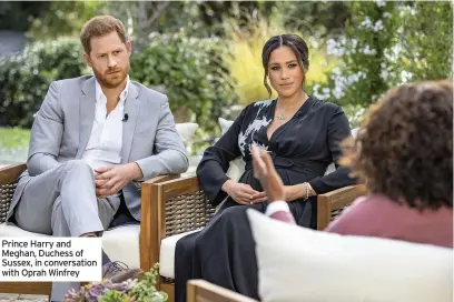  ??  ?? Prince Harry and Meghan, Duchess of Sussex, in conversati­on with Oprah Winfrey