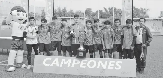  ?? FOTOS IGNACIO HERNÁNDEZ. ?? Felipe Carrillo, campeón del “Mundialito de Fútbol Uruguayo, Caja Alianza”.