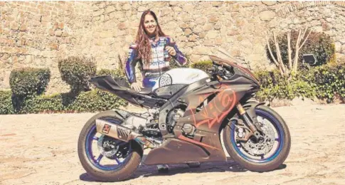  ?? // ABC ?? María Herrera, la piloto toledana de motociclis­mo que este año compite en MotoE con Openbank Aspar Team