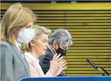  ?? FOTO: ARIS OIKONOMOU/AFP ?? Stella Kyriakides, Ursula von der Leyen und Thierry Breton (von links) werben in Brüssel für den Aktionspla­n Hera Incubator.