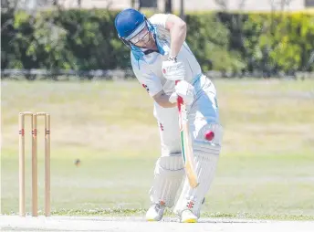  ?? Picture: Nev Madsen ?? Western Districts’ Sam Titterton batting in reserve grade on Saturday.