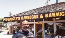  ??  ?? Galvestoni­an Neil Strawder of Bigmista’s Barbecue and Sammich Shop in Long Beach, Calif., is still turning out very good brisket.