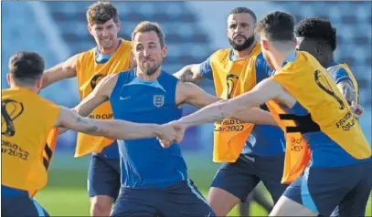  ?? ?? Kane, en un ejercicio del entrenamie­nto de ayer de Inglaterra.