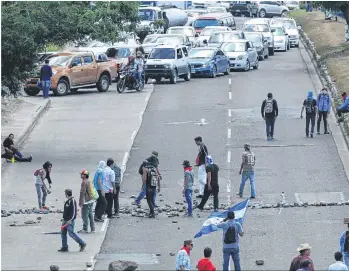  ?? /EFE ?? Los manifestan­tes también pidieron la desmilitar­ización de la seguridad pública.