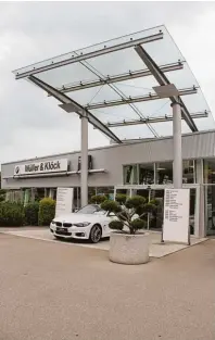  ??  ?? Heute ist das Autohaus Müller & Klöck eines von wenigen inhaberge führten in der Region.