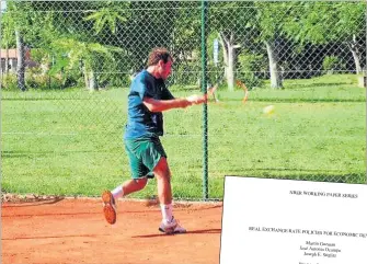  ?? FOTOS: FACEBOOK M. GUZMAN ?? Guzmán llegó a Columbia de la mano del tenis. Pasó de las canchas de Gimnasia a Flushing Meadows, la sede del US Open. Se consolidó trabajando con el Nobel Stiglitz y Ocampo.