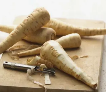  ?? FOODLAND ONTARIO ?? Parsnips can be prepared like carrots, but will cook more quickly because of their higher starch content.