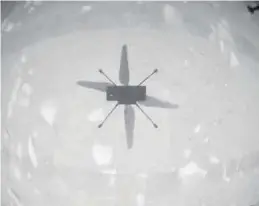  ?? EL PERIÓDICO ?? El pequeño dron ‘Ingenuity’, de la NASA, durante su histórico vuelo.