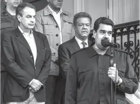  ?? PRESSE
AGENCE FRANCE ?? Venezuelan President Nicolas Maduro speaks next to former president of Spanish government Jose Luis Rodriguez Zapatero (left) and former president of Dominican Republic Leonel Fernandez (center), at the end of July 2016 meeting in the Presidenti­al...