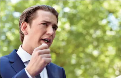  ??  ?? Kurz tem vindo a radicaliza­r discurso sobre migrantes. E a Áustria preside à União Europeia...