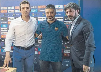  ?? FOTO: PERE PUNTÍ ?? Guillermo Amor, Javier García Pimienta y José Mari Bakero El técnico de la casa firmó como técnico del Barça B hasta 2020