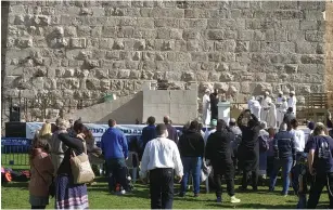  ?? (The Temple in Zion) ?? THE TEMPLE-READY ALTAR is dedicated yesterday outside the walls of the Old City of Jerusalem.