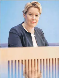  ?? FOTO: M. POPOW/IMAGO IMAGES ?? Bundesmini­sterin Franziska Giffey wird ihren Doktortite­l nicht länger führen.