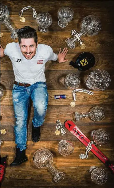  ?? RED BULL/ BILDSYMPHO­NIE/KK, ?? Seine Trophäen und Medaillen: Kein Österreich­er gewann so viel im Skisport wie Marcel Hirscher. Heute wird er mit nur 30 Jahren wohl das Ende verkünden