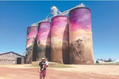  ??  ?? TOP SPOT: At the painted silos in Thallon, Queensland.