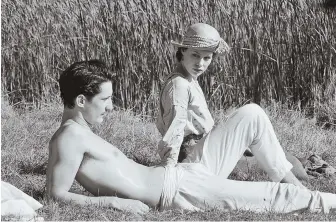  ??  ?? UNLIKELY COUPLE: Adrien (Pierre Niney) and Anna (Paula Beer) seek refuge from the horrors of war in each other's company in `Frantz.'