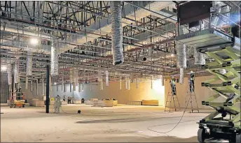  ?? Picture: SIBONGILE NGALWA ?? LAYING BUILDING BLOCKS: The massive 2 000m² space which will house an internatio­nal fashion retailer is under constructi­on at Vincent Park shopping centre and will open on August 25