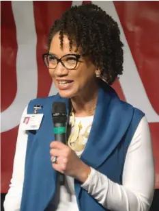  ?? ARKANSAS DEMOCRATGAZETTE FILE PHOTOS ?? Left: Representa­tives from the University of Arkansas for Medical Sciences answer questions and conduct health screenings during the 2017 Arkansas Democrat-Gazette Senior Expo. Right: Romona L. Davis, M.D., an ophthalmol­ogist with the Harvey and Bernice Jones Eye Institute at the UAMS, speaks at the 2017 Arkansas Democrat-Gazette Senior Expo.